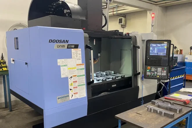 centro di lavoro verticale DOOSAN DNM 1300x500 con 12000 giri_min